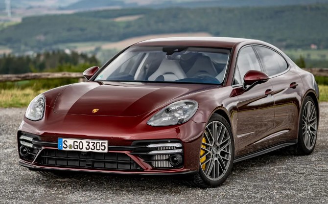Panamera / 4 / Sport Turismo (971)